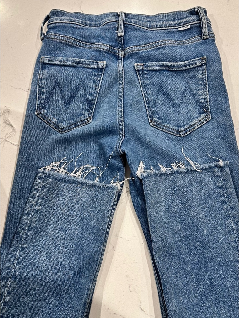 MOTHER The Tomcat Fray Distressed Women's Crop Jean